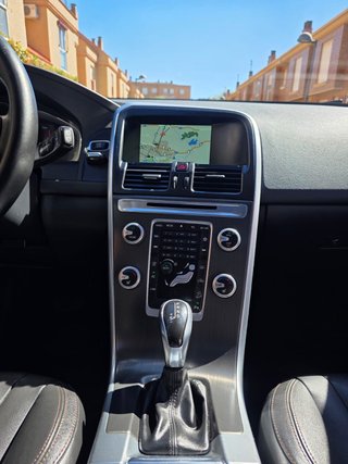 Volvo XC60 Volvo XC60 2.4 D5 AWD Momentum Auto