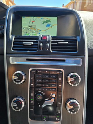 Volvo XC60 Volvo XC60 2.4 D5 AWD Momentum Auto