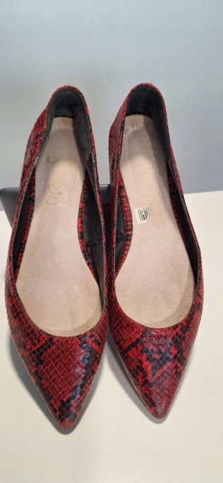 Bailarinas rojas efecto piel serpiente