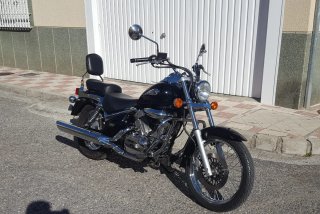 Suzuki Intruder 250CL Negra y Plateada