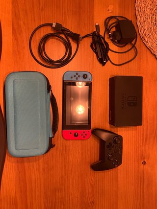 Nintendo Switch V1 + Dock + Mando + Funda