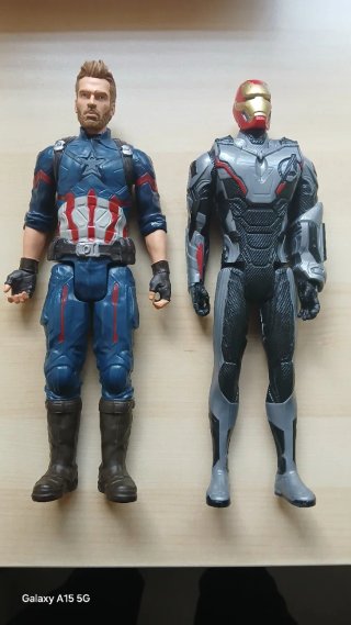Figuras Marvel Capitán América y Red Skull