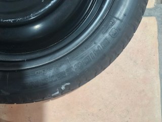 Rueda de emergencia galleta Toyota Prius+