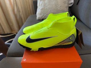 Botas de fútbol Nike Air Zoom para niños