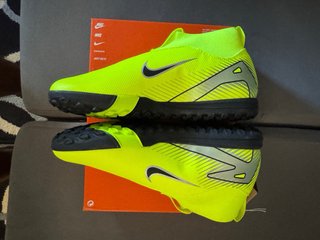 Botas de fútbol Nike Air Zoom para niños