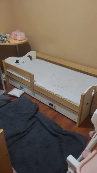 Cuna infantil con cajón