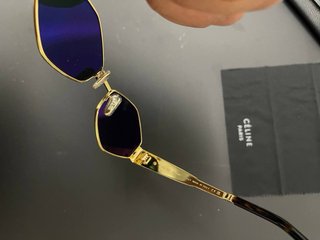Occhiali da sole Celine Triomphe dorati CL40253U