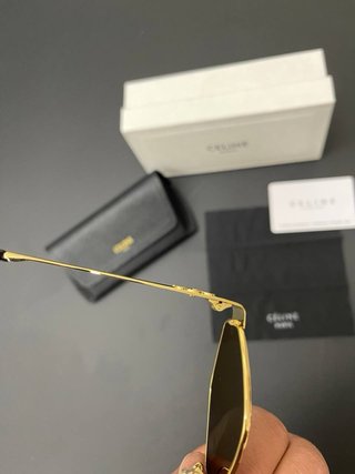 Occhiali da sole Celine Triomphe dorati CL40253U