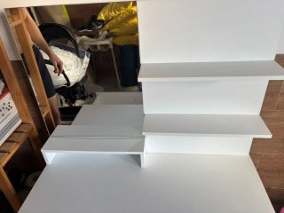 Tocador de maquillaje blanco