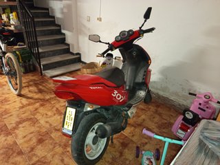 Peugeot Speedfight 2 Roja ITV