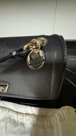 Bandolera Guess Negra