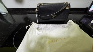 Bandolera Guess Negra