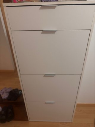 Zapatero blanco