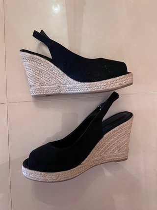 Cuñas negras talla 40