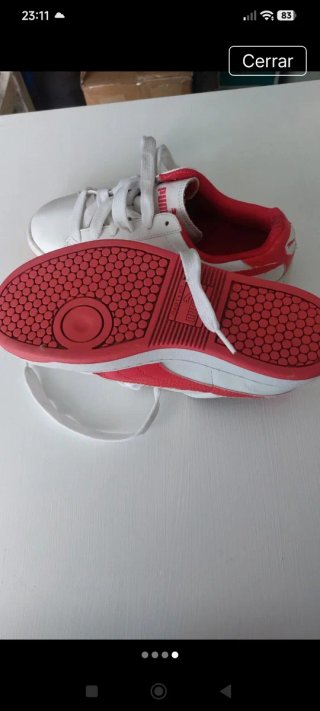 Zapatillas Puma Blancas y Rojas