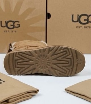 Stivali UGG Marroni con Fiocchi