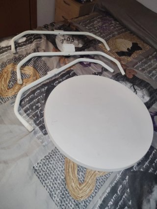 Mesa de terraza blanca
