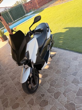 Yamaha Xmax 250 Maxi Scooter