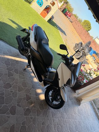 Yamaha Xmax 250 Maxi Scooter