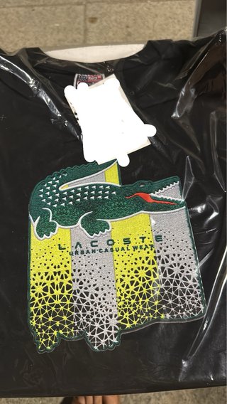 Camiseta Lacoste Negra con Cocodrilo