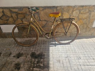 Bicicleta de carretera verde