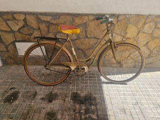 Bicicleta de carretera verde