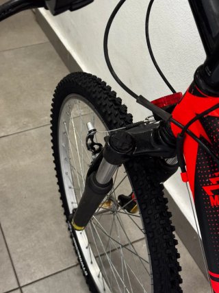 Bicicleta infantil Btwin roja,24 pulgadas