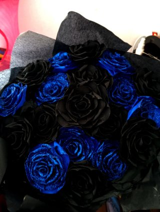 Ramo Rosas Eternas Hechas a Mano