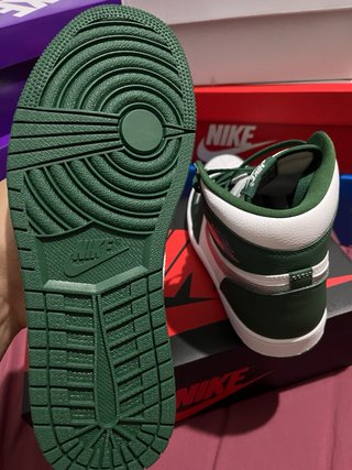 Zapatillas Jordan 1 Verde y Blanco