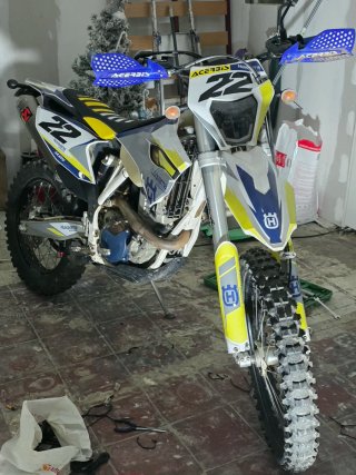 Husqvarna 350 FE Enduro Moto