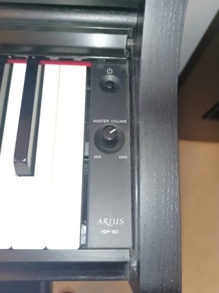 Piano Yamaha Arius YDP-163