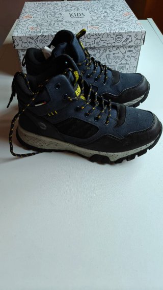 Botas niño azul y negro