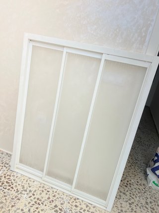 Mampara corredera aluminio y cristal