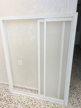 Mampara corredera aluminio y cristal