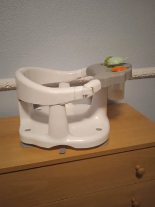 Andador para bebé Toral y utencilio para el baño