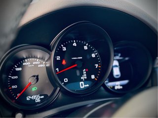 Porsche Macan 2021 techo libro nacional
