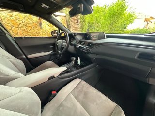 Lexus UX 2020