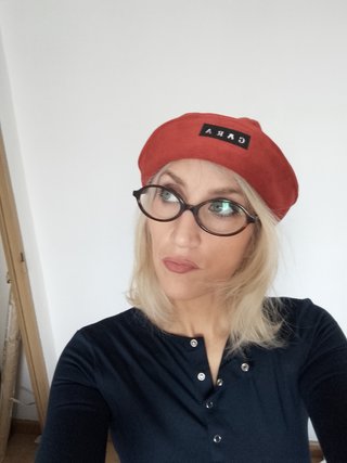 Berretto marinaro rosso da donna