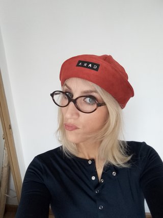 Berretto marinaro rosso da donna