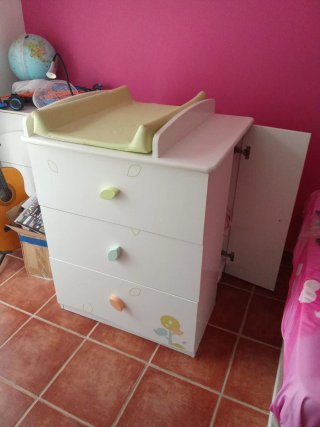 Cama-Cuna Convertible, Cambiador,Somier y Colchon.