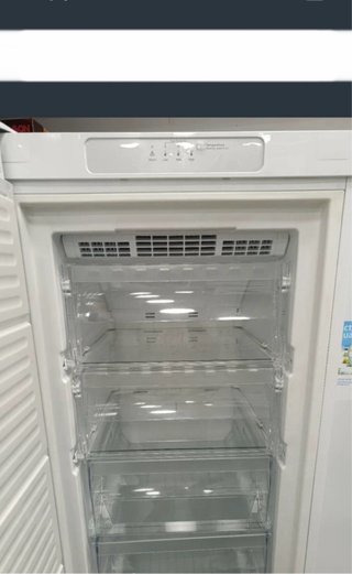 Congelador Vertical Indesit No Frost