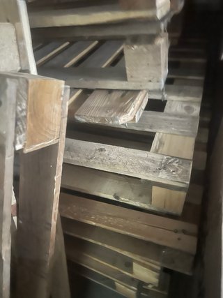 se regalan paleta de madera