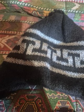 Cappello invernale con motivo geometrico