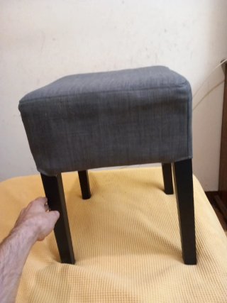 Banqueta/Taburete tapizado gris