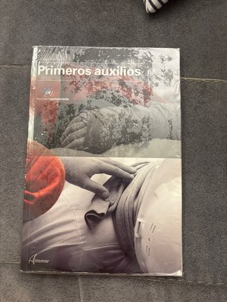 Libro Farmacia 1º Grado Medio primeros auxilios