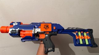 Pistola Nerf Azul y Naranja