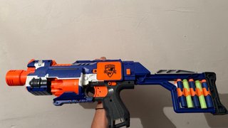Pistola Nerf Azul y Naranja
