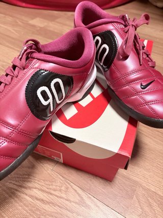 Nike T90