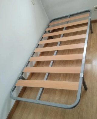Somier cama individual metálico y madera con patas