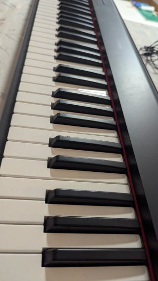 Piano Yamaha Piaggero NP-12